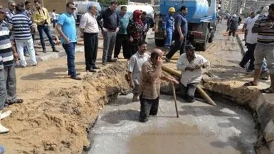 عمليات القاهرة: إصلاح خط المياه العكرة بصلاح سالم 