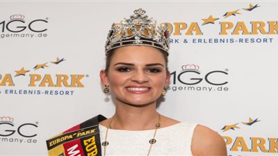 ملكة جمال ألمانيا تلتقى بابا الفاتيكان فى روما