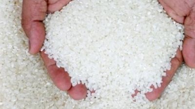 ضبط تاجر قبل تهريبة 12 طن أرز بالسوق السوداء في القاهرة