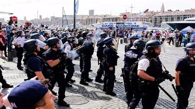 اعتقال 323 وأحكام بالسجن في يورو 2016