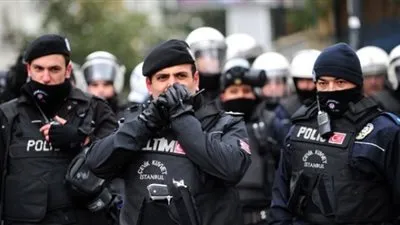 الشرطة التركية تعتقل أمين عام اتحاد العمال بتهمة إهانة أردوغان