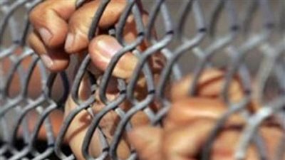 القبض على تشكيل عصابي أوقف قطار بضائع لسرقة حمولته