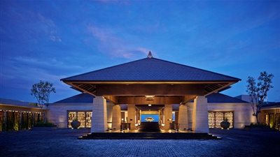 فندق ريتز كارلتون بالي لمسة فاخرة تضاف إلى البيئة المذهلة في الجزيرة.. (صور)