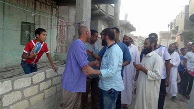  أهالي قرية بالعامرية تحاصر كنيسة لمنع إنشائها.. والأمن يصل لمنع تصعيد الموقف