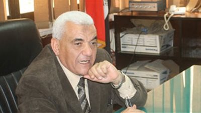 أهالى المنوفية يطالبون وزير التنمية المحلية بالإبقاء على 