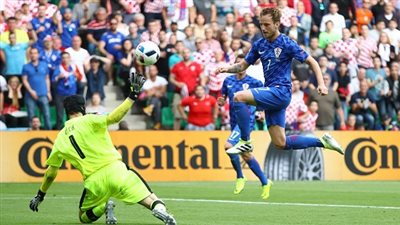 كرواتيا تتعادل 2-2 مع التشيك في 