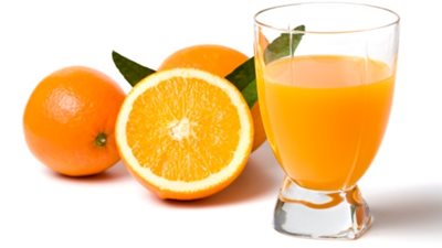 شاهد..كيف تصنع عصارة البرتقال من قنينة عادية