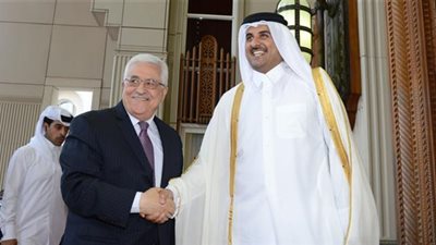 أمير قطر يبحث مع الرئيس الفلسطيني العلاقات والمستجدات الإقليمية