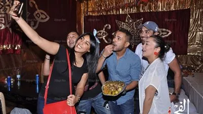 بالصور.. حفل إفطار محمد نجاتي وأسرة فيلم 
