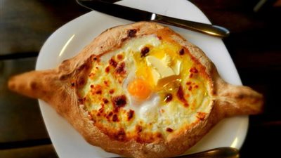 أطباق رمضان: طريقة عمل فطائر البيض والجبن للسحور    