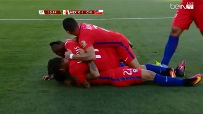 بالفيديو..ايدسون بوش يسجل هدف التقدم لتشيلي في شباك المكسيك