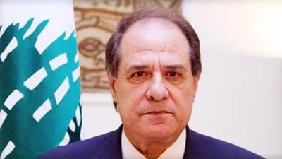 وزير العمل اللبناني يبدي تحفظه على قرار حزبه الاستقالة من الحكومة