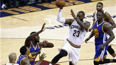 كافاليرز يقهر واريورز ويحسم لقب دوري السلة الأمريكي