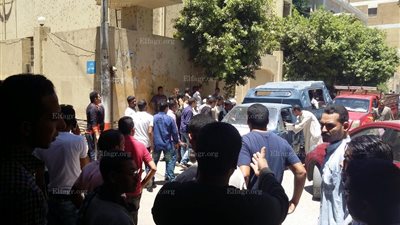 إغماءات وتكدس للحصول على الفيش الجنائي بقنا (صور)