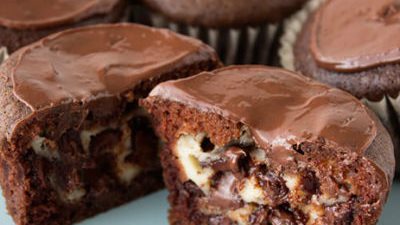 حلويات رمضان: كيك الشوكولاتة بحشوة الكريم تشيز  