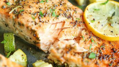 أطباق رمضان: طريقة عمل فيلية السلمون بالليمون والاعشاب  