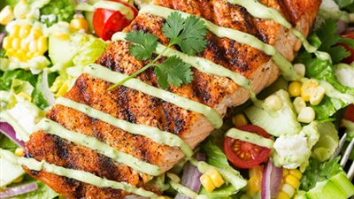 سلطات رمضان: طريقة عمل سلطة السلمون     