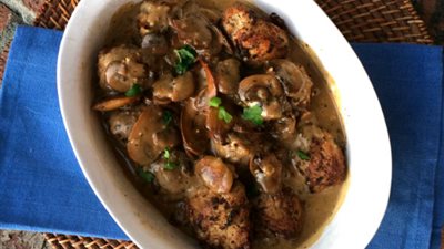 أطباق رمضان : طريقة عمل كرات اللحم بصوص المشروم  