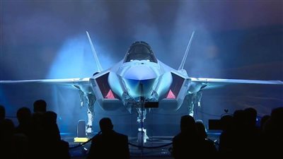 إسرائيل تتسلم المقاتلة 