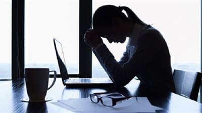 العمل أكثر من 40 ساعة أسبوعيا يسبب مشاكل صحية
