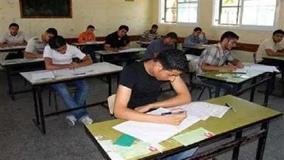 أكثر من 20 ألف طالب بأسيوط يأدون امتحان اللغة الأجنبية الثانية داخل 66 لجنة