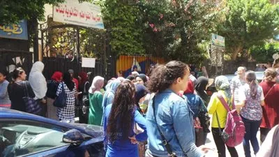 طلاب الثانوية العامة بالإسكندرية..