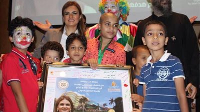 وزيرة التعاون الدولي تزور مستشفى سرطان الأطفال 57357 (صور)