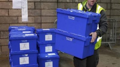 اغلاق مراكز الاقتراع في بريطانيا وبدء فرز الأصوات 