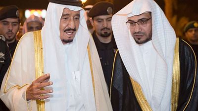 خادم الحرمين الشريفين يغادر المدينة المنورة متوجهًا إلى جدة