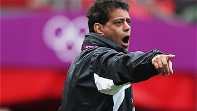 بالفيديو..هاني رمزي لمحمد النني قبل بدء قرعة تصفيات كأس العالم ''أخترلنا حاجة حلوه كدا''