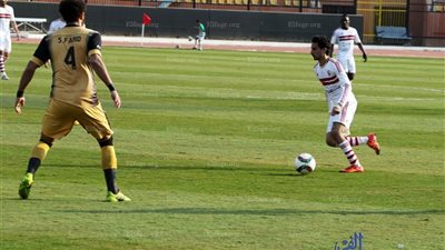 كوميديا الزمالك.. استبعاد حفني وكوفي من مباراة المصري رغم الاستدعاء فجرا