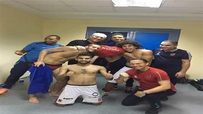 بالفيديو..فرحة لاعبي الأهلي داخل غرفة خلع الملابس 