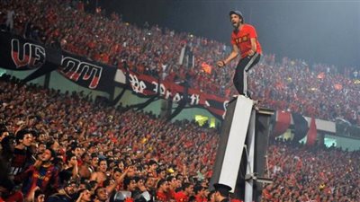 بالفيديو..شاهد احتفالات جماهير الاهلي باستاد التتش
