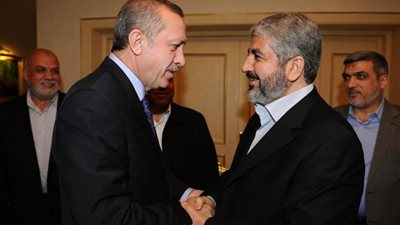 لقاء يجمع أردوغان بخالد مشعل في اسطنبول