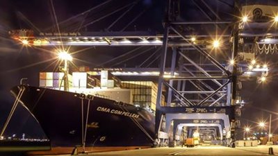 ميناء دمياط يستقبل 9 سفن  حاويات وبضائع عامة