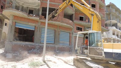 دويدار يقود حملة أمنية مكبرة لإزالة التعديات في دمياط الجديدة (صور)