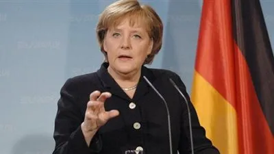  ميركل تدعو لحوار مفتوح بشأن دمج اللاجئين