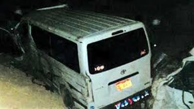 مصرع 4 أشخاص وإصابة 8 آخرين في حادث تصادم بـ