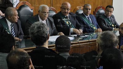 خالد علي يطالب برد هيئة محكمة 