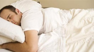 تعرف على أخطار النوم على البطن؟