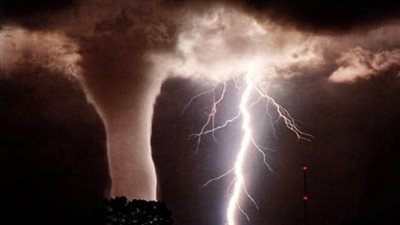 هل تعلم أن الصواعق أكثر حرارة من الشمس بخمس مرات؟