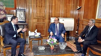 محافظ القليوبية يبحث سبل التعاون مع سفير أذربيجان بالقاهرة ( صور )
