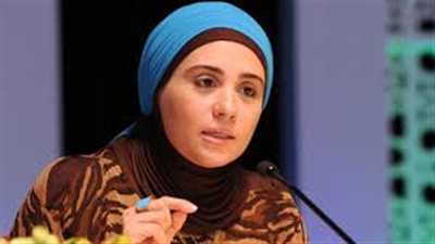 داعية إسلامية توضح حكم تنظيف وتسوية الحاجب