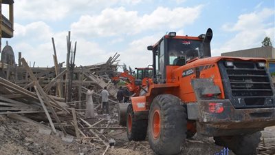 محافظ كفرالشيخ يأمر بمصادرة مواد بناء عقار مخالف (فيديو وصور)