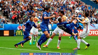 بالفيديو.. العارضة تتعاطف مع إسبانيا ضد إيطاليا - يورو 2016