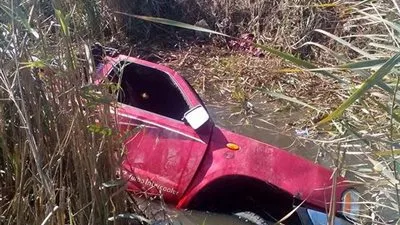 انقلاب سيارة في مصرف زراعي ووفاة قائدها بقنا