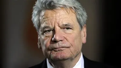 الادعاء الألماني: أحد الأشخاص الذين اعتدوا على الرئيس كان يحمل سكيناً