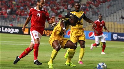 4 أخطاء بالكربون لمارتن يول مع الأهلى لم يتداركها أمام أسيك