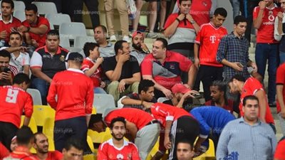 جماهير الأهلي تهاجم محمود طاهر 