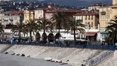 فرنسا تنشر قوات شرطة لحراسة شواطئها لأول مرة